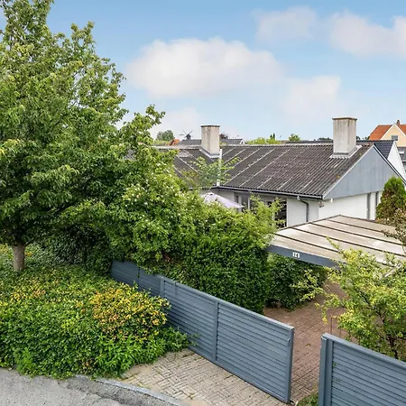 4 Bedroom Beautiful In Holiday home