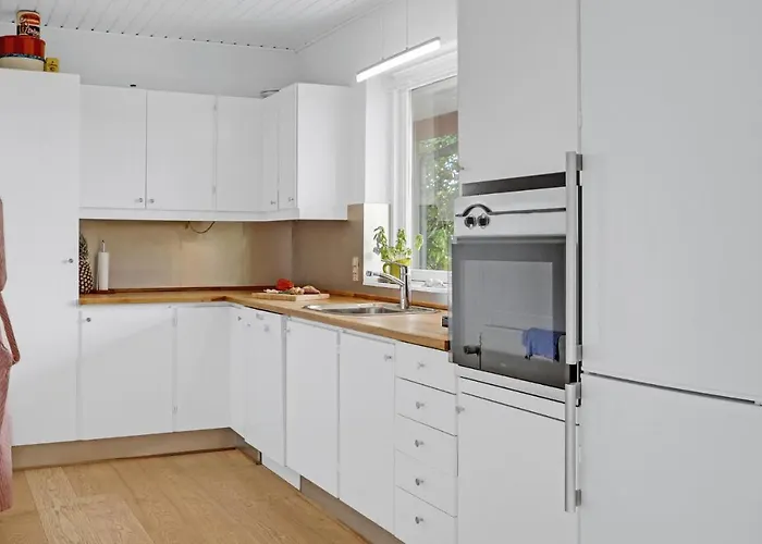 4 Bedroom Beautiful In Dom wakacyjny